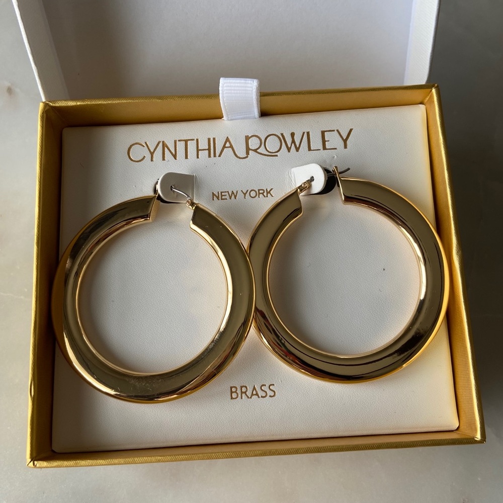 BRAND NEW IN BOX CYNTHIA ROWLEY GOLD HOOPS